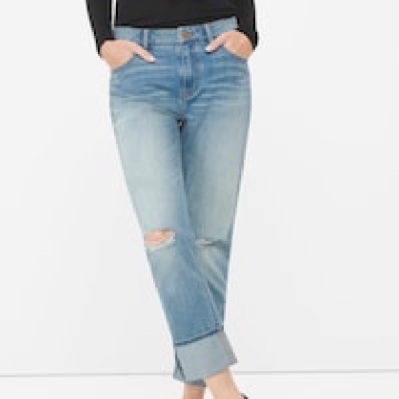 WHBM Destructed Boyfriend Capri Jeans - Picture 1 of 7